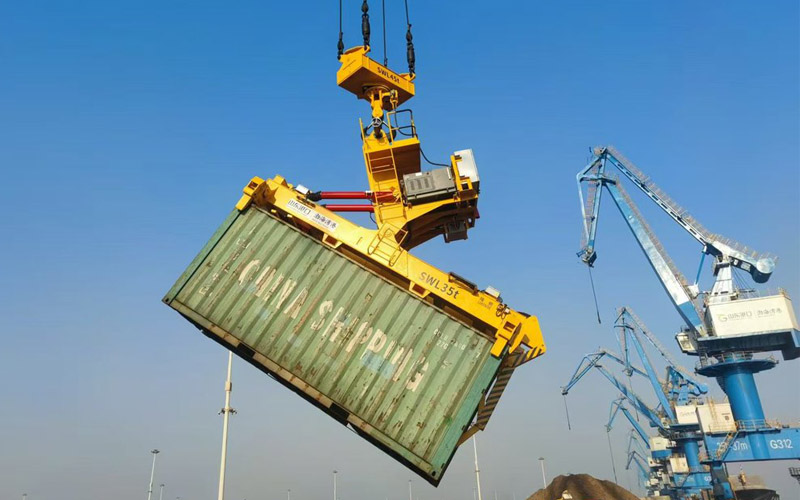Weihua's container tipping spreaders 